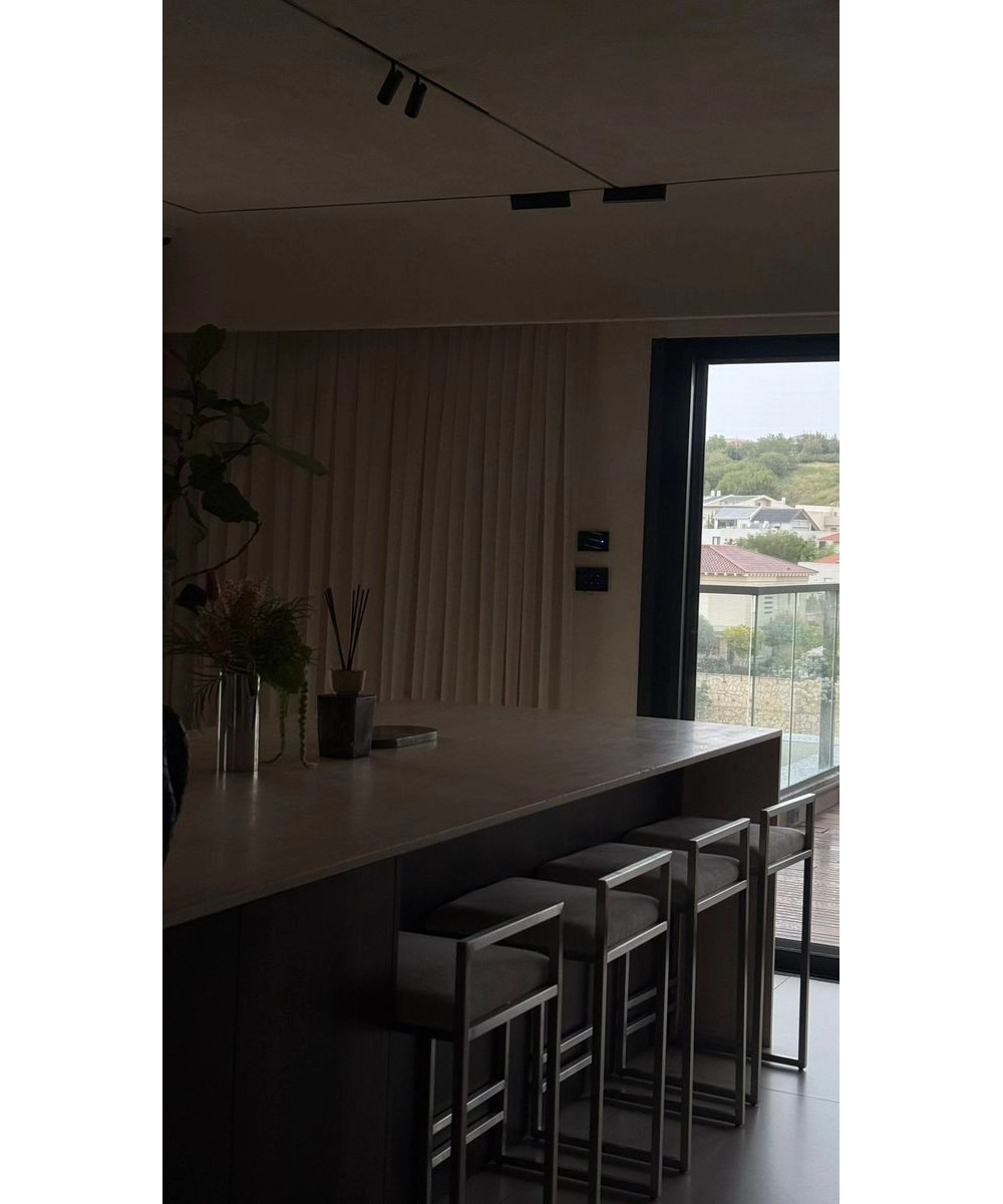 Alternative view of כיסא בר מנירוסטה SHIR