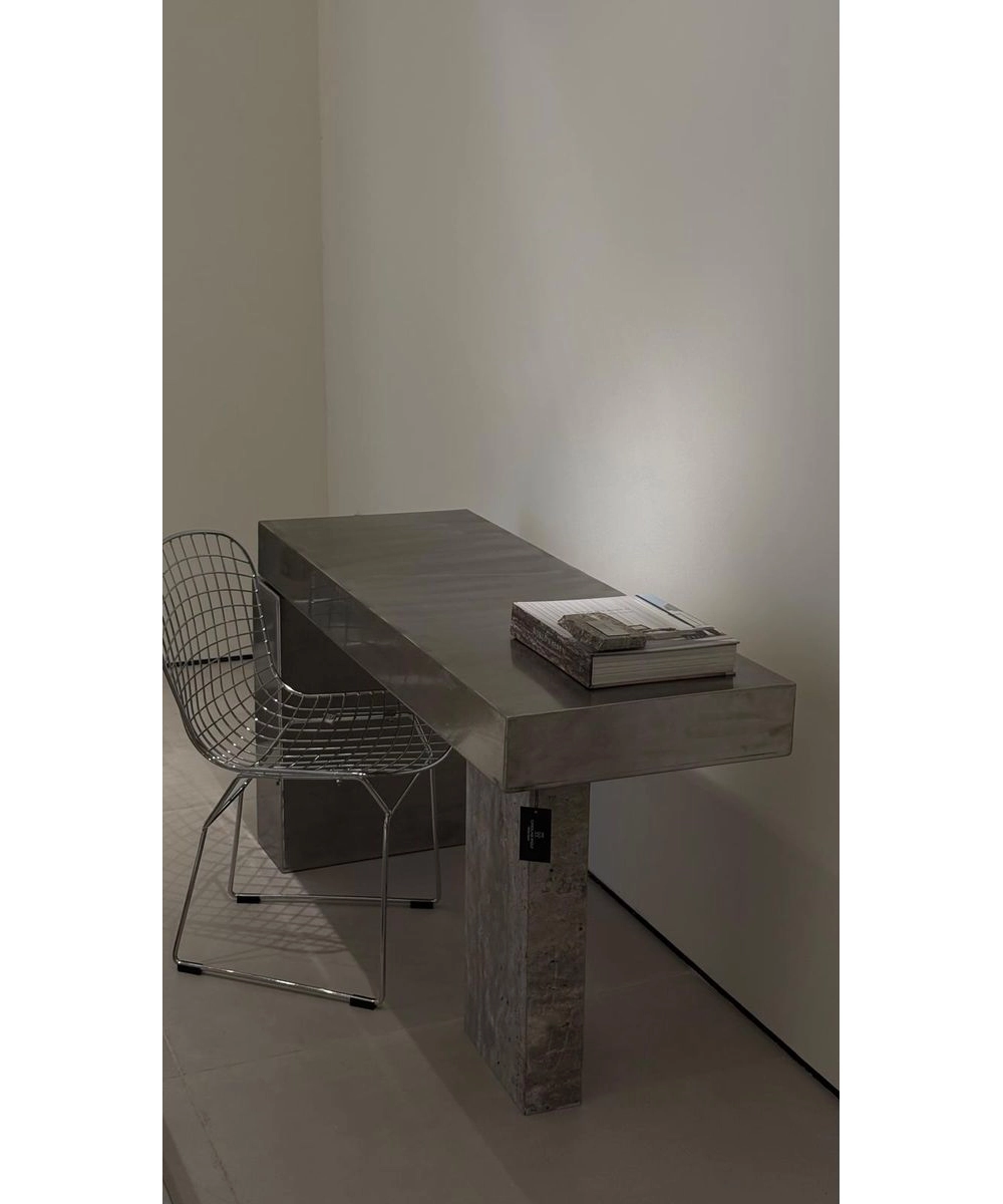 קונסולה METAL