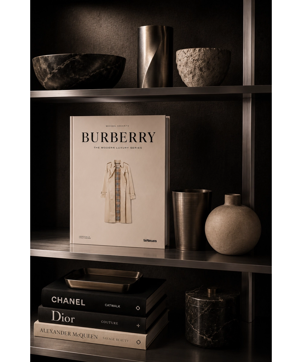 Alternative view of ספר BURBERRY