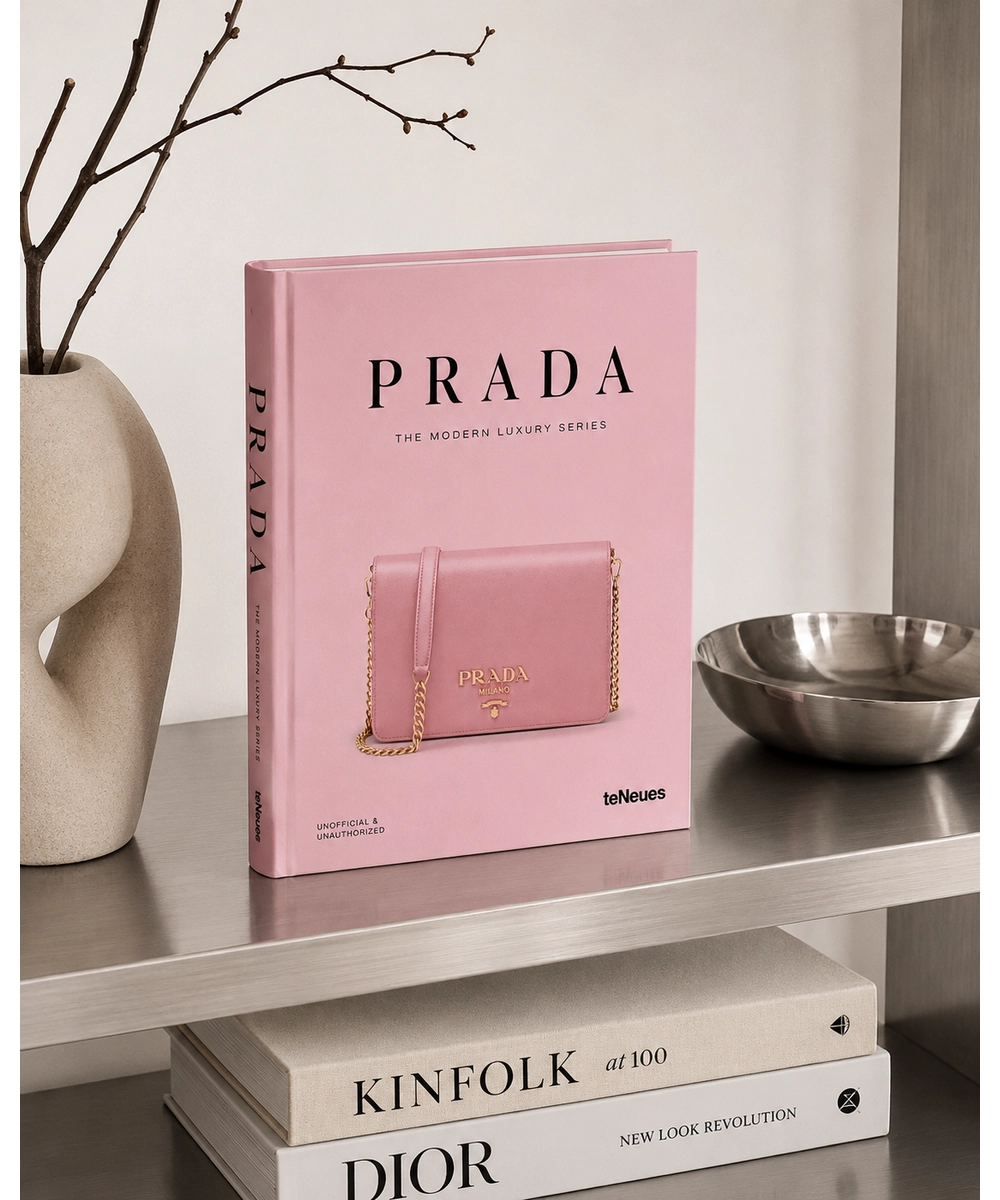 Alternative view of ספר PRADA