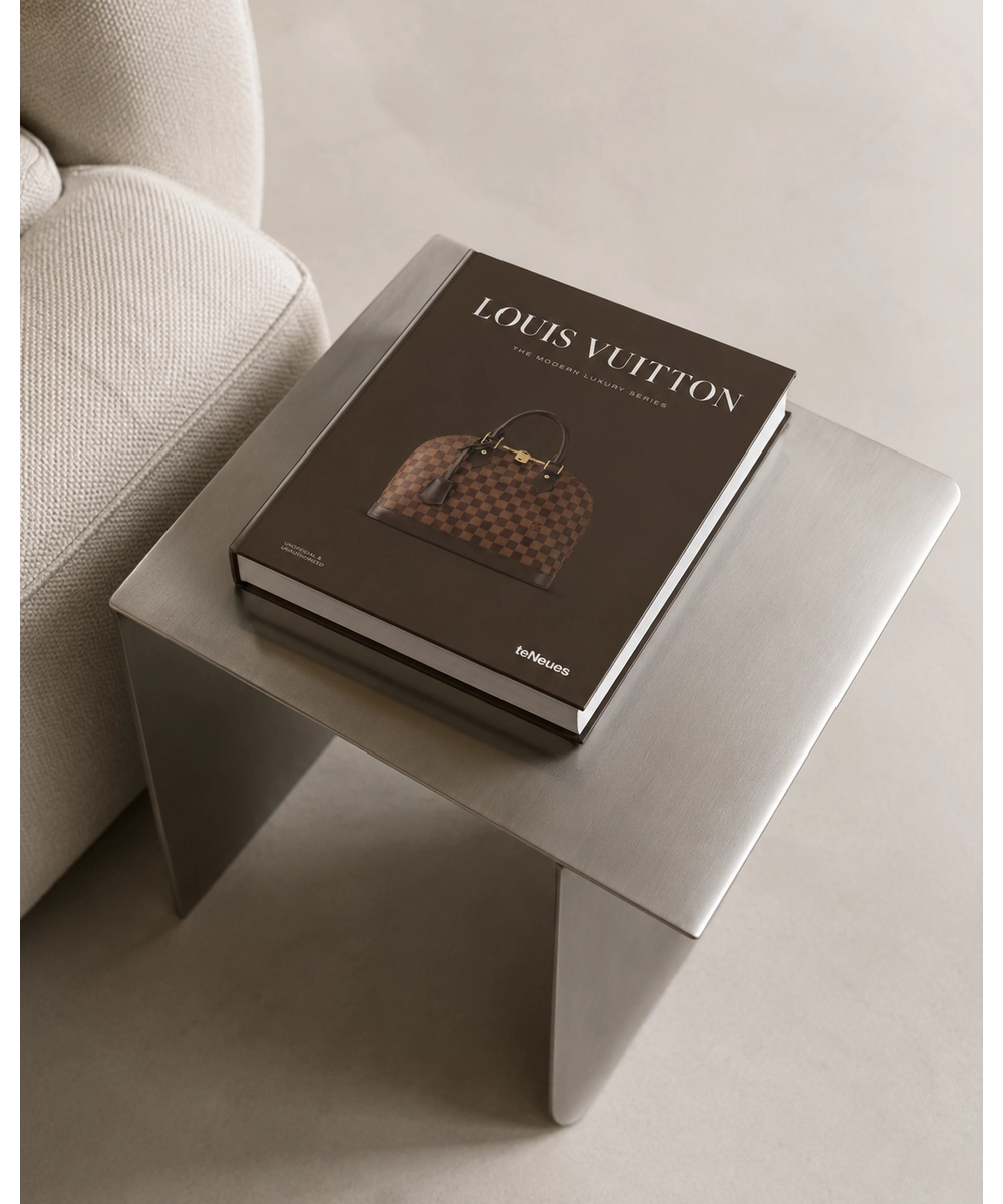 Alternative view of ספר LOUIS VUITTON