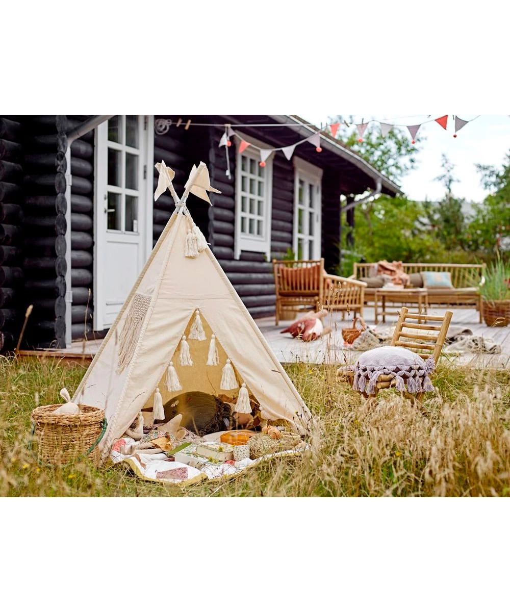 Alternative view of אוהל TIPI