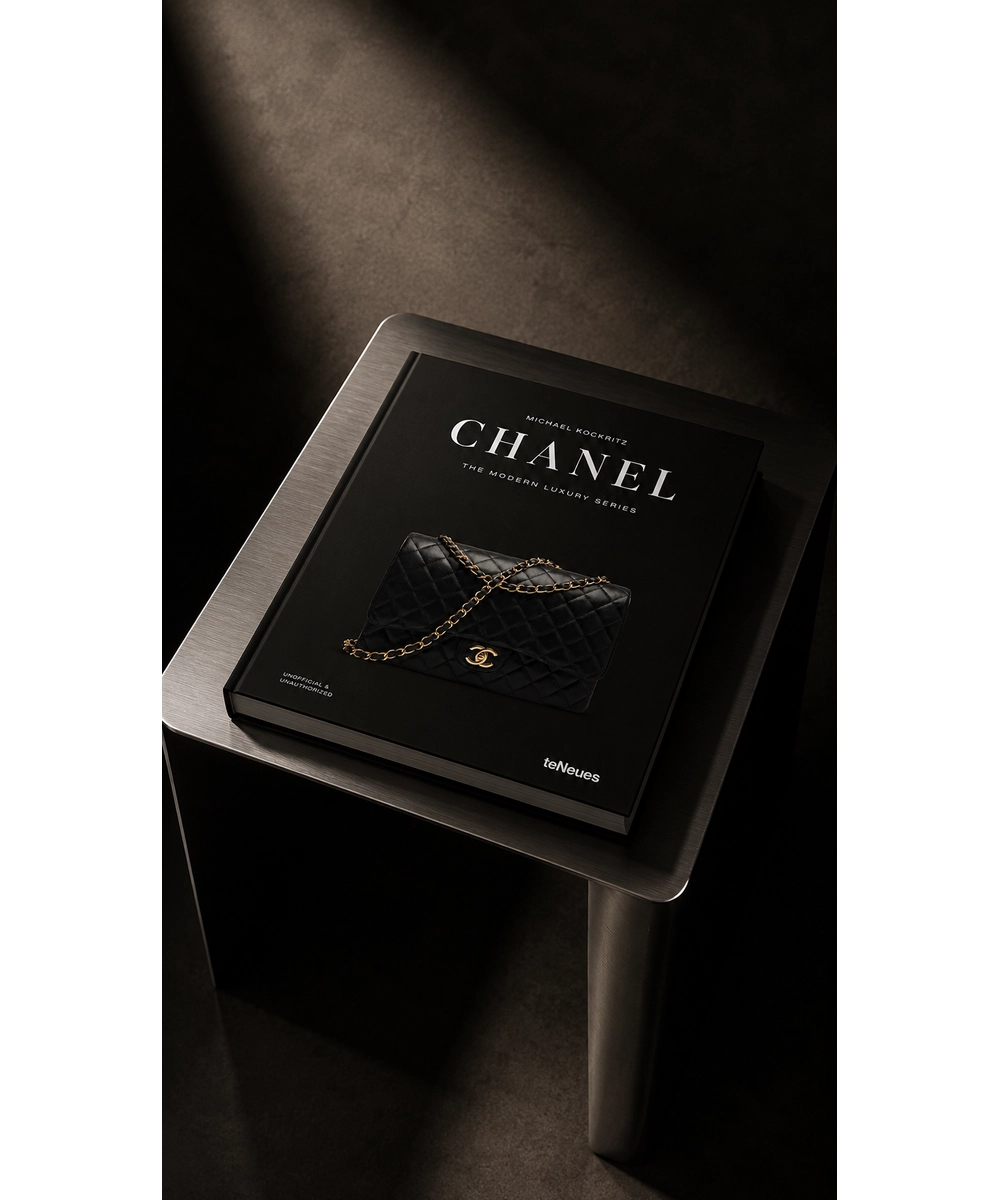Alternative view of ספר CHANEL
